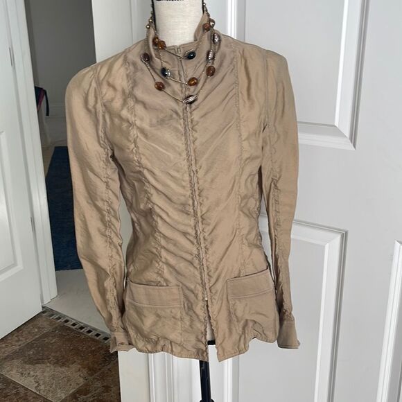Beautiful lightweight blazer. Great neutral color! - Picture 1 of 7